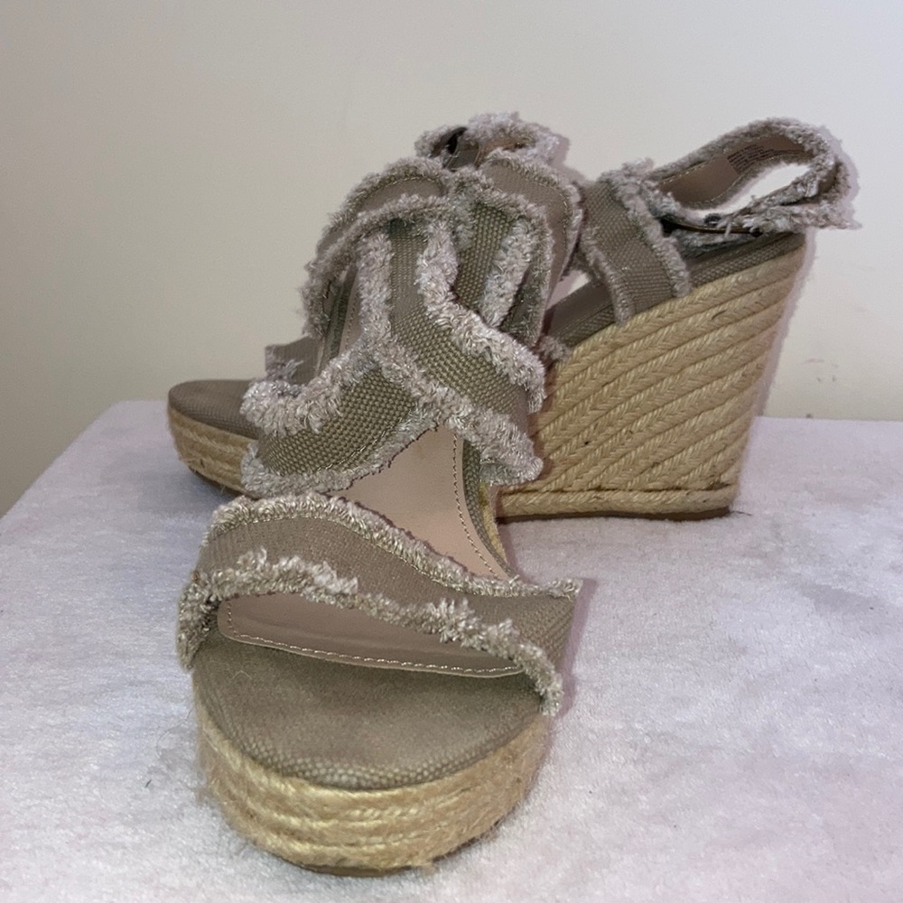 Candie’s Wedges